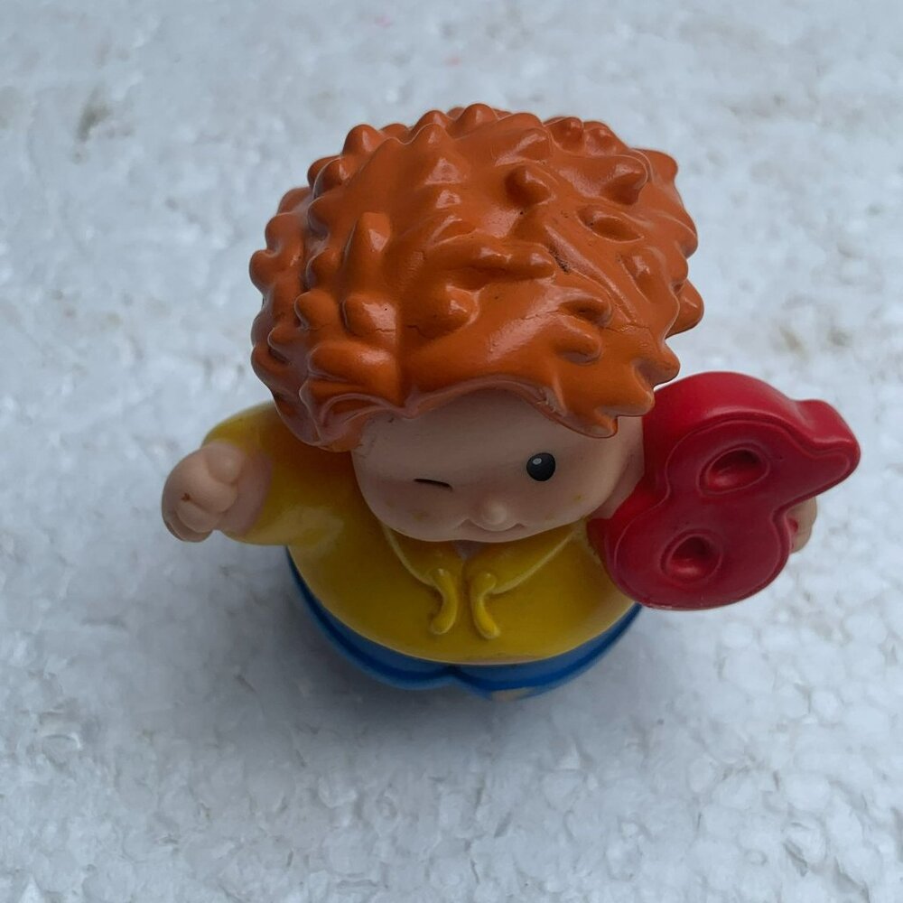 Fisher Price Red Haired Boy Holding 8, Little People Time To Learn - 2005 - Picture 5 of 8